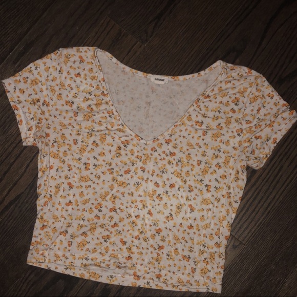 Garage floral crop top✨ - Picture 2 of 2